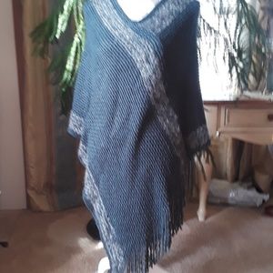 Poncho ... NWT small/med
